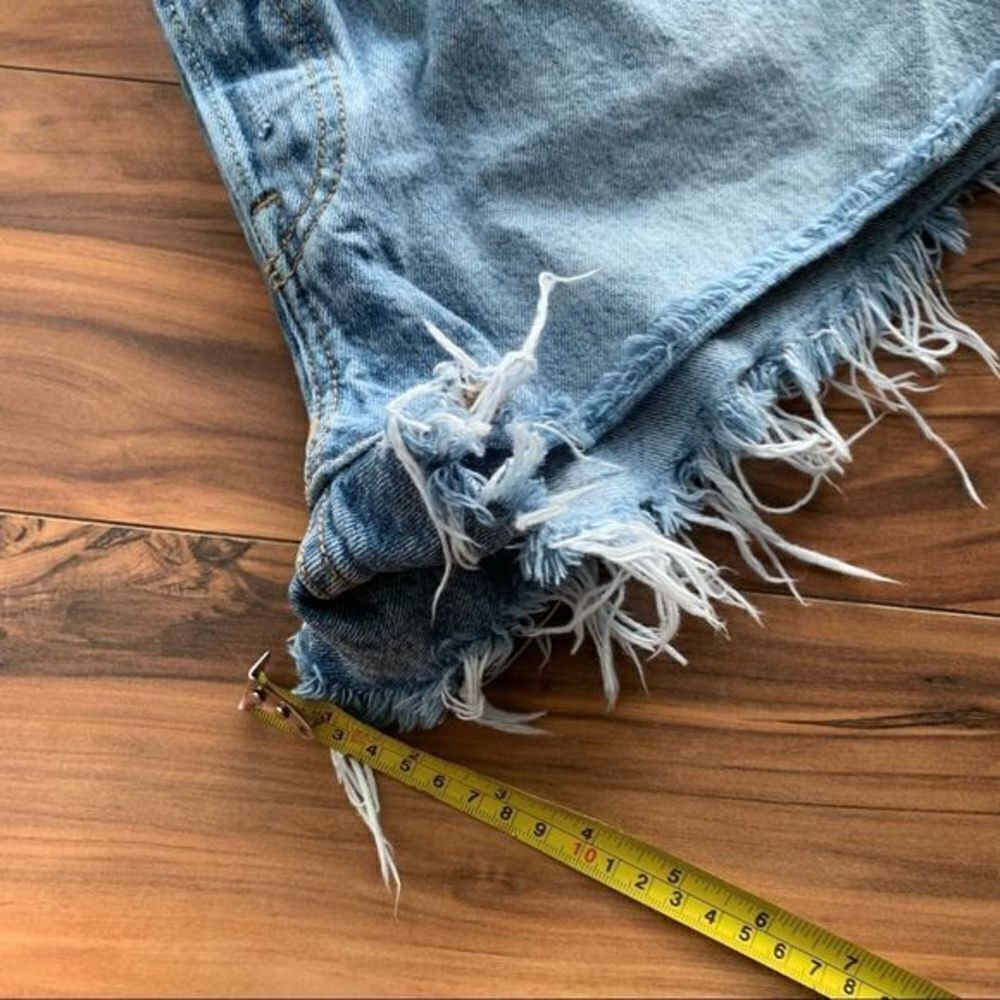 Levi’s - Picture 5 of 8
